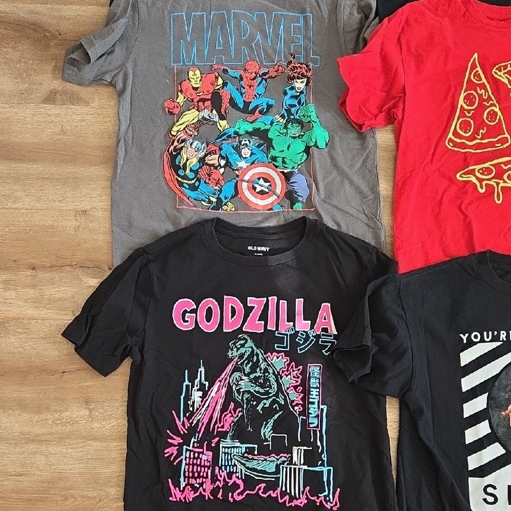 Boy's Graphic T-Shirt Bundle (21 Shirts) - Picture 10 of 16